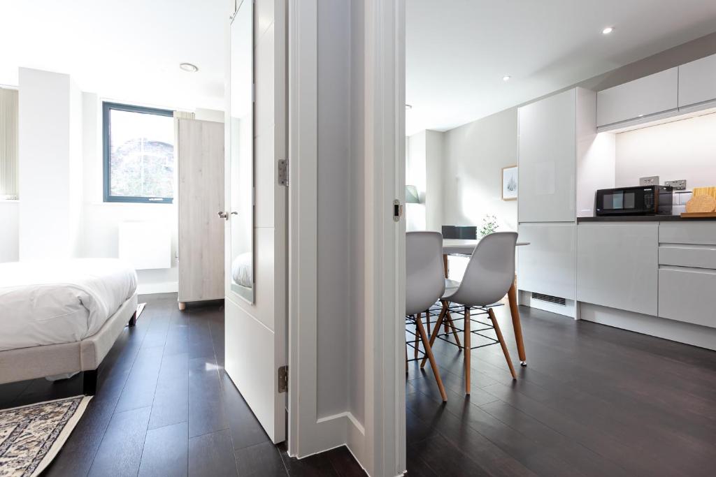 Picture of Primero Apartments-The Fitzgerald Apartments