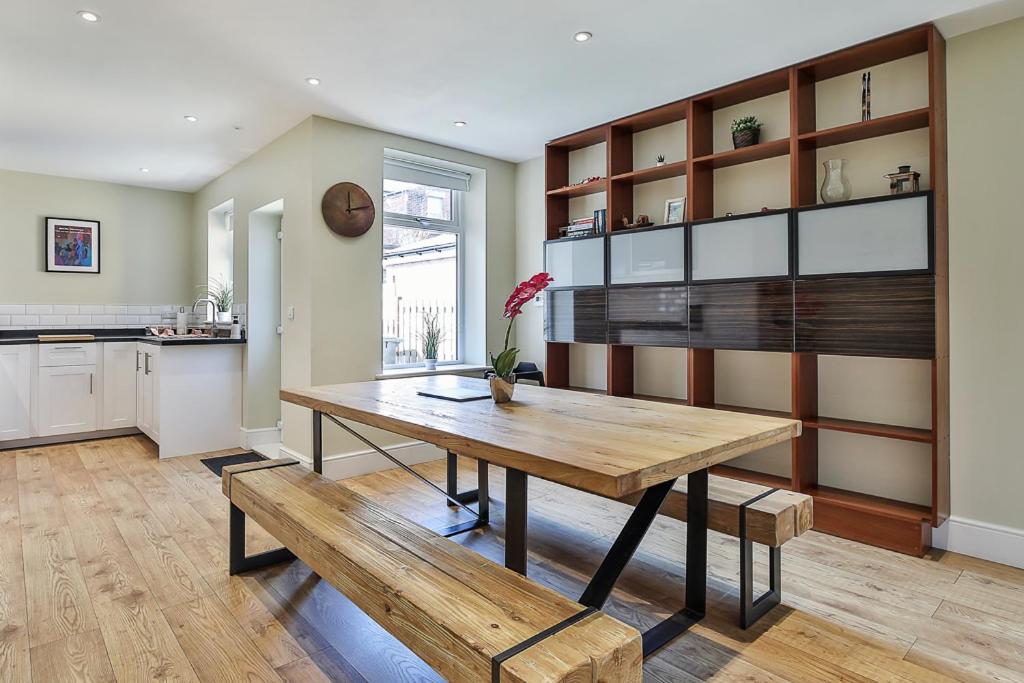 Refurbished Central Premium Property Accommodation image 1 Refurbished Central Premium Property image one