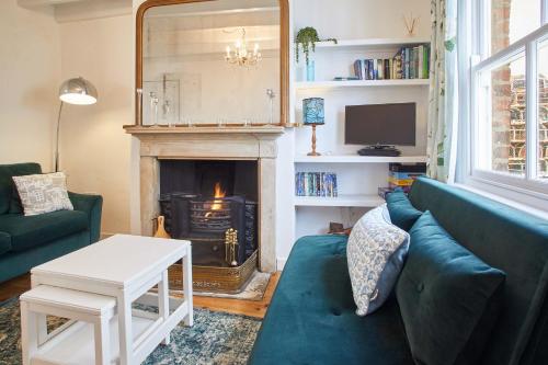 Host & Stay - Gun Gutter House Accommodation image 3 Host & Stay - Gun Gutter House image three