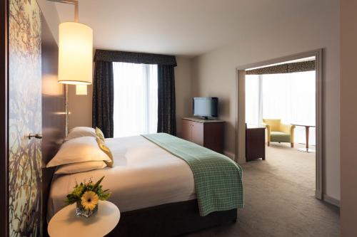 Mercure Sheffield St Paul's Hotel & Spa Accommodation image 3 Mercure Sheffield St Paul's Hotel & Spa image three
