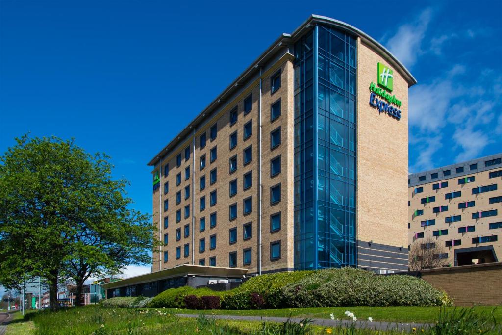 Holiday Inn Express Leeds City Centre, an IHG Hotel Accommodation image 1 Holiday Inn Express Leeds City Centre, an IHG Hotel image one