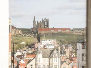 Abbey Vista image two