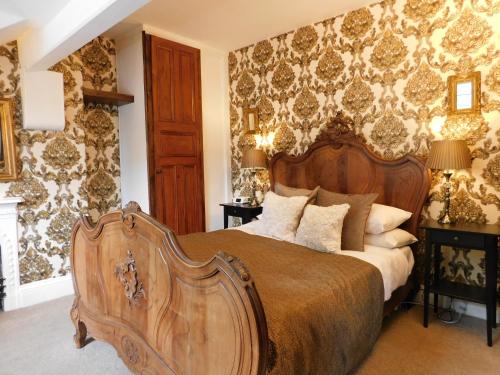 Rooms & Restaurant