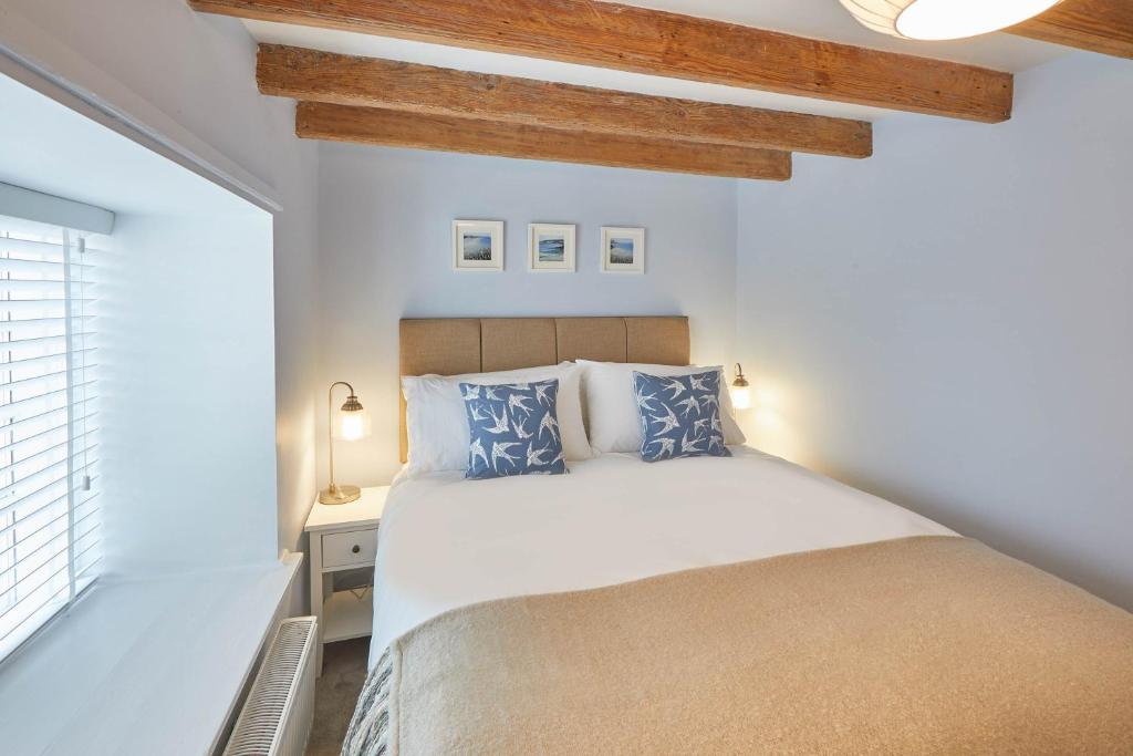 Host & Stay - Amber Cottage image one