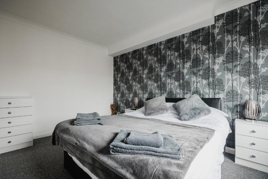Hullidays - 'Old School Penthouse' Trinity Square Accommodation image 1 Hullidays - 'Old School Penthouse' Trinity Square image one