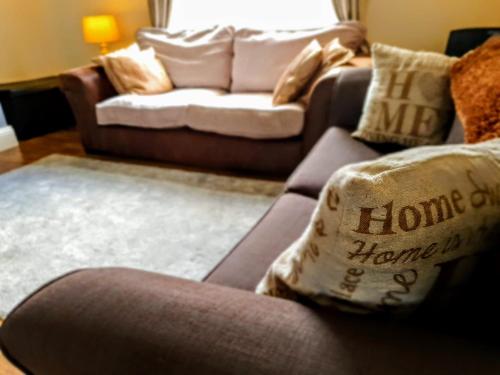 Bronte Cinema Cottage At Haworth image three