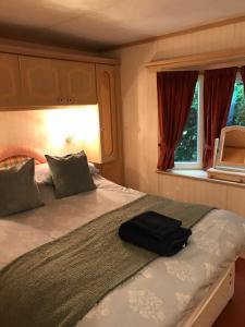 The Fox Inn, Roxby, Static Caravan Accommodation image 2 The Fox Inn, Roxby, Static Caravan image two