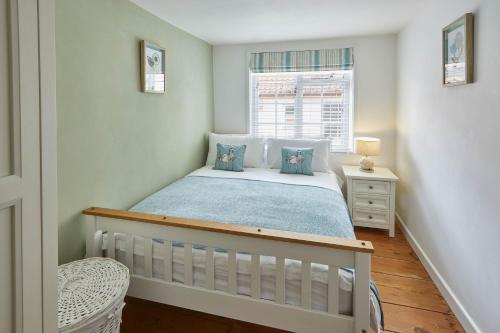 Host & Stay - Dolphin Cottage 1736 Accommodation image 3 Host & Stay - Dolphin Cottage 1736 image three