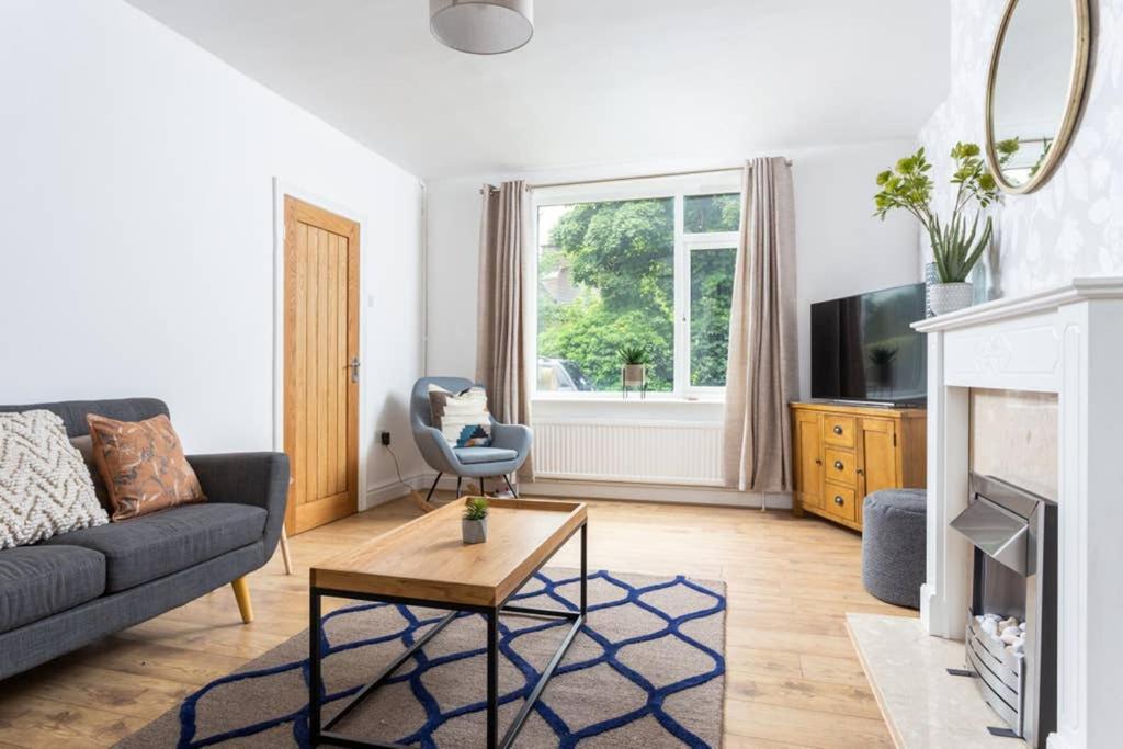LOOK at the Views - Huddersfield Haven Sleeps 6 image one