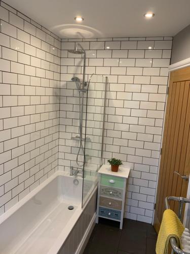 Withens Way Holiday Cottage, 2 Bedrooms, Haworth Accommodation image 3 Withens Way Holiday Cottage, 2 Bedrooms, Haworth image three