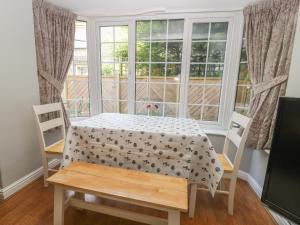 Wedgewood Cottage image two