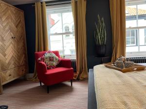 Sherlocks lodgings image two