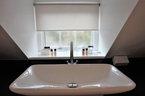 White Linen Whitby, Room Only Accommodation image 1 White Linen Whitby, Room Only image one