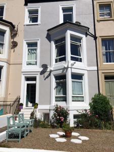 Endeavour Returns Holiday Apartment Accommodation image 1 Endeavour Returns Holiday Apartment image one