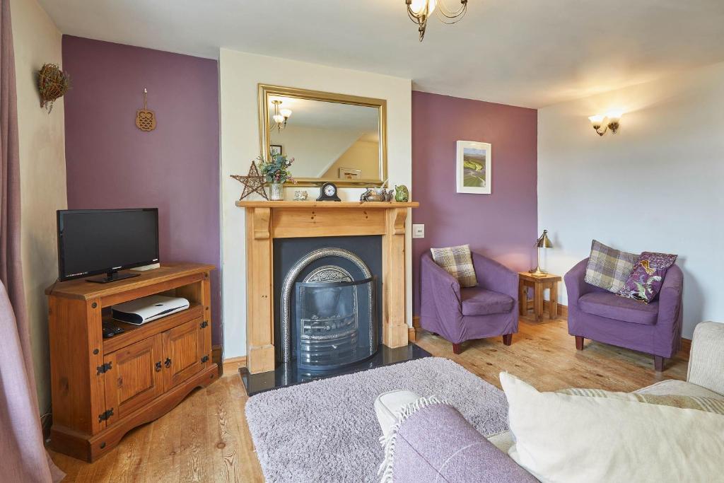 Host & Stay - Esk View Cottage image one