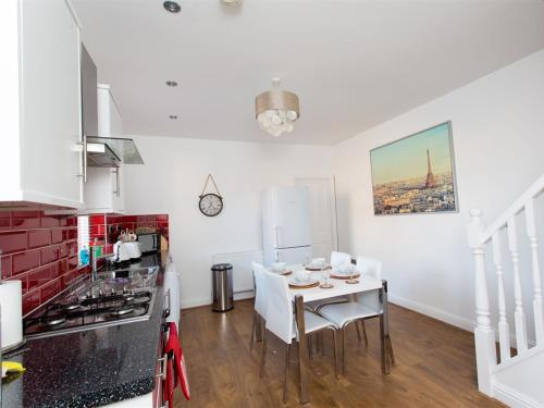Luxurious Serviced Apartments image three