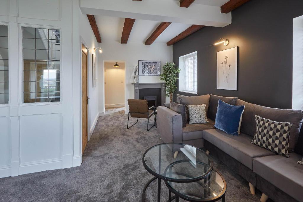 Host & Stay - Caedmon House image one