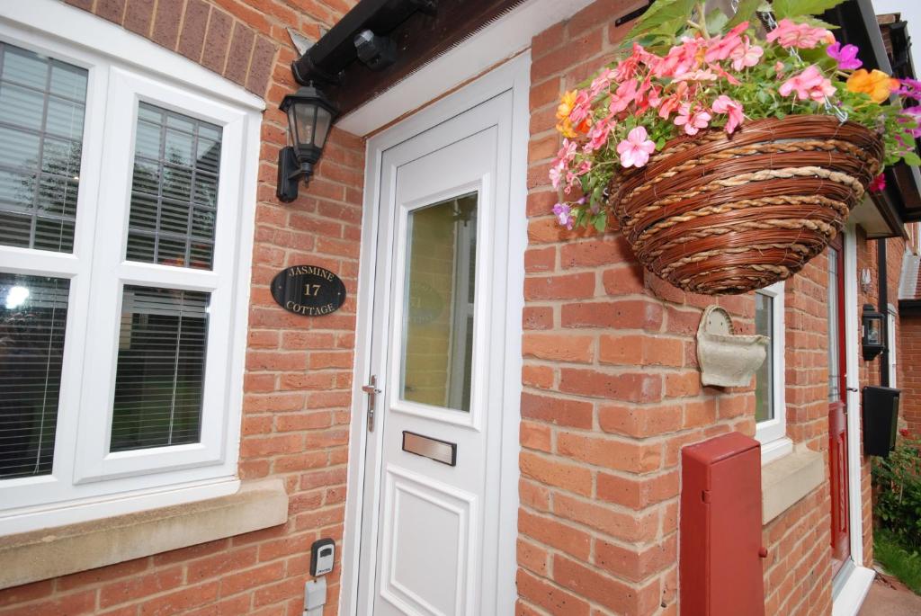 Saltburn Holidays Jasmine Cottage Saltburn Accommodation image 1 Saltburn Holidays Jasmine Cottage Saltburn image one