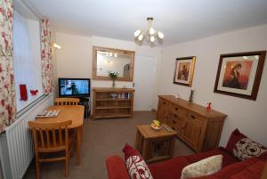 Saltburn Holidays Bluebell Cottage image two