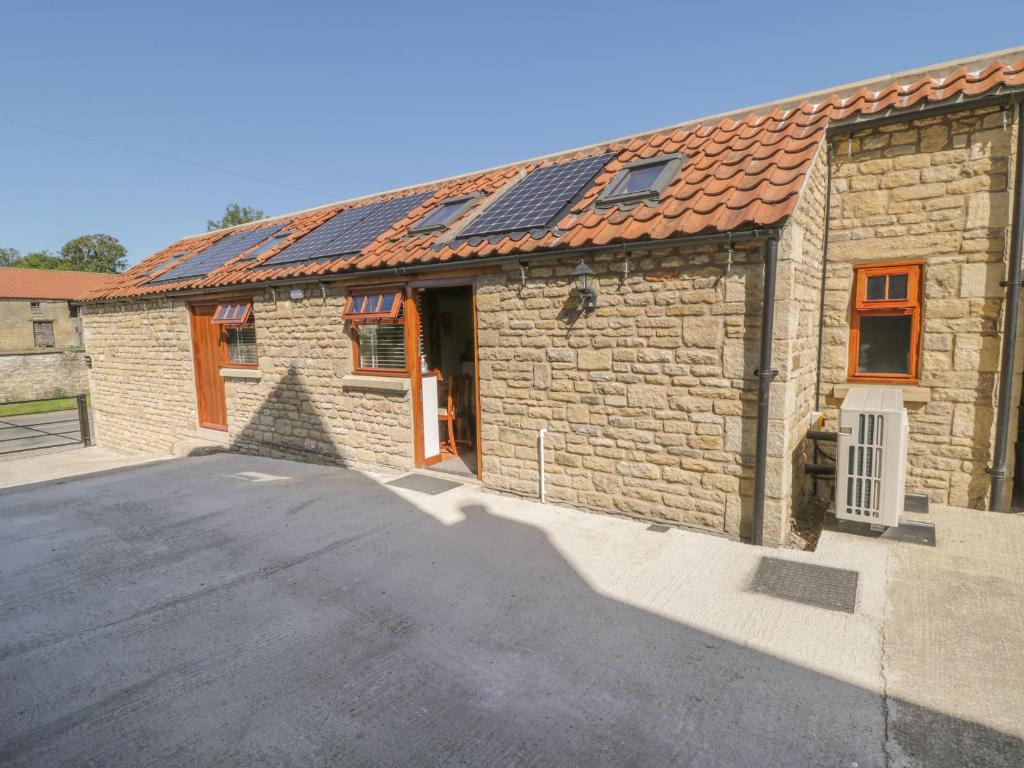 Yeoman's Cottage image one