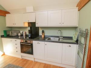 Yeoman's Cottage image two