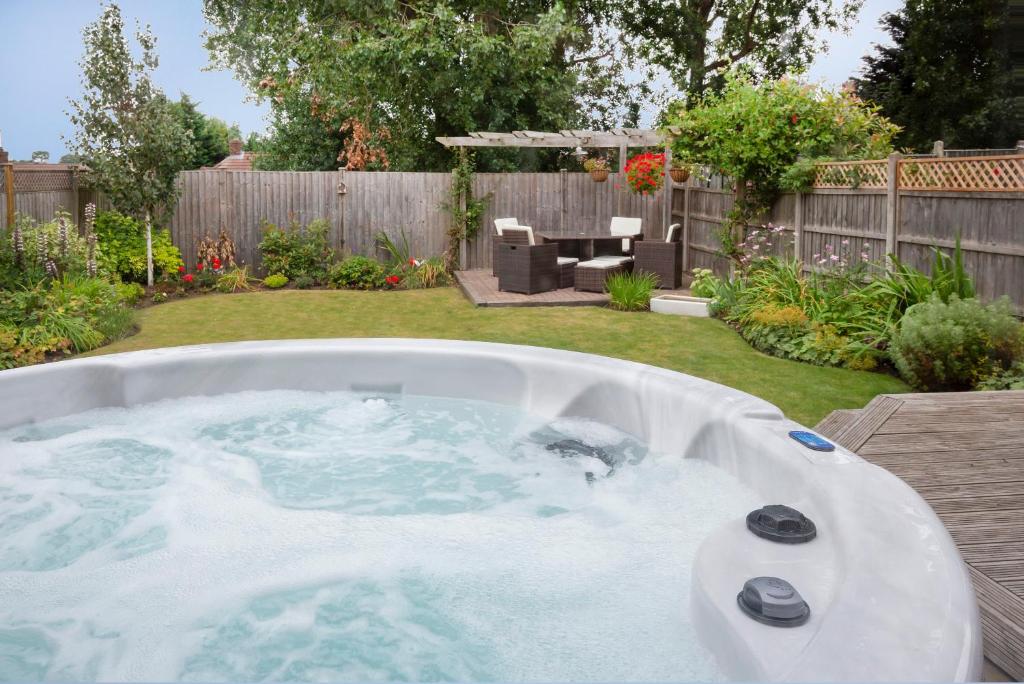 Woodlea House with Hot tub image one