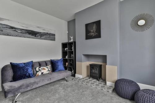 Refurbished Plush Property Great Transport Links image three