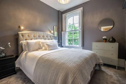 Bootham Contemporary Apartment - free parking included image three