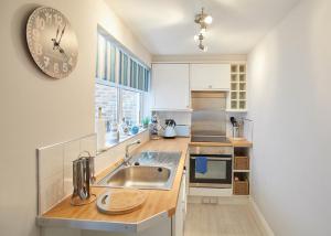 Host & Stay - The First Port Of Call Accommodation image 2 Host & Stay - The First Port Of Call image two