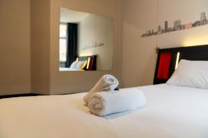 easyHotel Leeds Accommodation image 2 easyHotel Leeds image two