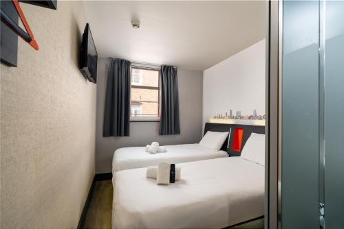 easyHotel Leeds Accommodation image 3 easyHotel Leeds image three