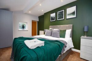 Harrogate Serviced Apartments - Prices & Bookings Page image 65 Picture of Large Apartment On Royal Parade - Sleeps 10