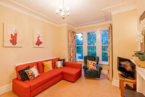 Harlow View Apartment, Harrogate - 2 bedroom duplex apartment. Sleeps 6. Dog Friendly. Accommodation image 2 Harlow View Apartment, Harrogate - 2 bedroom duplex apartment. Sleeps 6. Dog Friendly. image two
