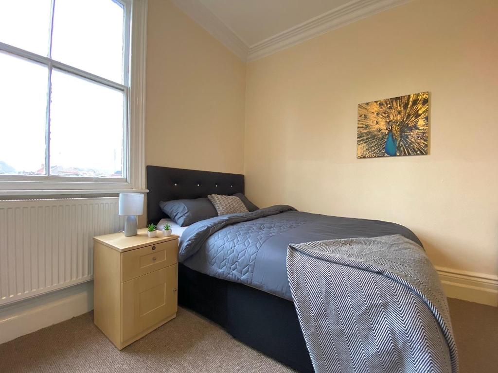 Spacious Victorian Double Room Accommodation image 1 Spacious Victorian Double Room image one
