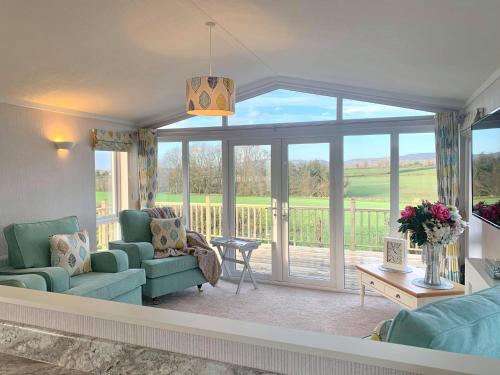 The Hollin Retreat at Hollin Barn Lodge Park Accommodation image 3 The Hollin Retreat at Hollin Barn Lodge Park image three