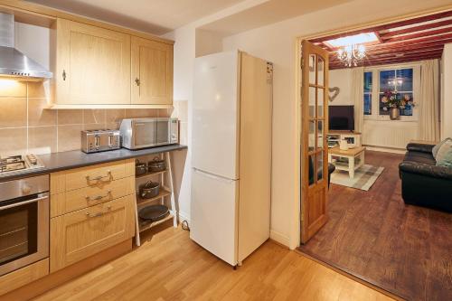 Host & Stay - Cobble Cottage Accommodation image 3 Host & Stay - Cobble Cottage image three