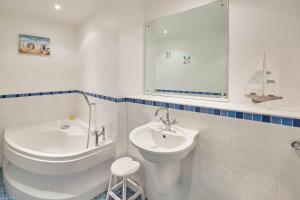 Host & Stay - Church Square Eskape Accommodation image 2 Host & Stay - Church Square Eskape image two