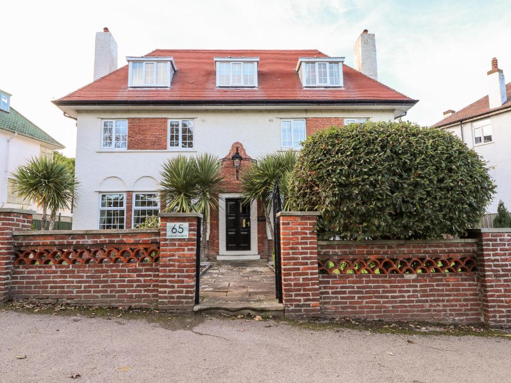 Yardley Manor Accommodation image 1 Yardley Manor image one