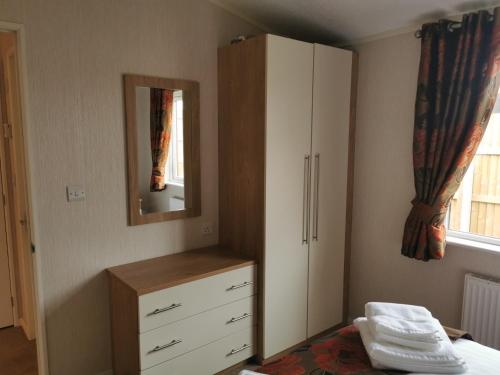 Captivatingly Stunning 2-Bed Cabin in Bridlington Accommodation image 3 Captivatingly Stunning 2-Bed Cabin in Bridlington image three