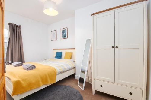 Comfortable 3 Bed Cottage in The Heart of Skipton Accommodation image 3 Comfortable 3 Bed Cottage in The Heart of Skipton image three