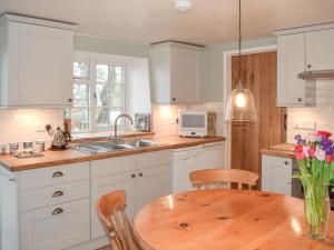 Derwent Cottage Accommodation image 2 Derwent Cottage image two