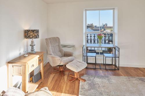 Host & Stay - Abbey Court Apartment Accommodation image 3 Host & Stay - Abbey Court Apartment image three
