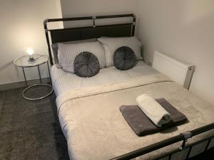 Cosy Cottage in Redcar - Workstays UK image two
