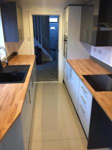 Essex House 3 Double Rooms Workstays UK Accommodation image 2 Essex House 3 Double Rooms Workstays UK image two