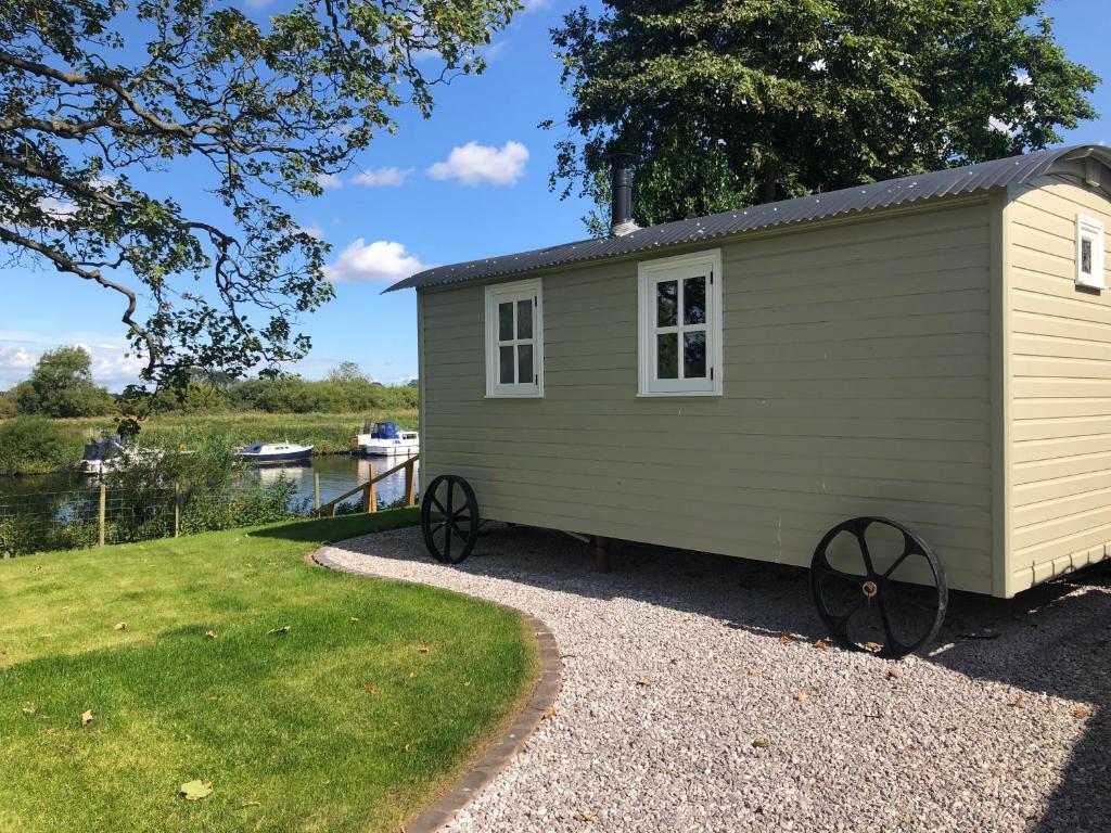 The Hut by the River Accommodation image 1 The Hut by the River image one
