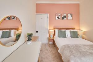 Host & Stay - Fountains Cottage image two