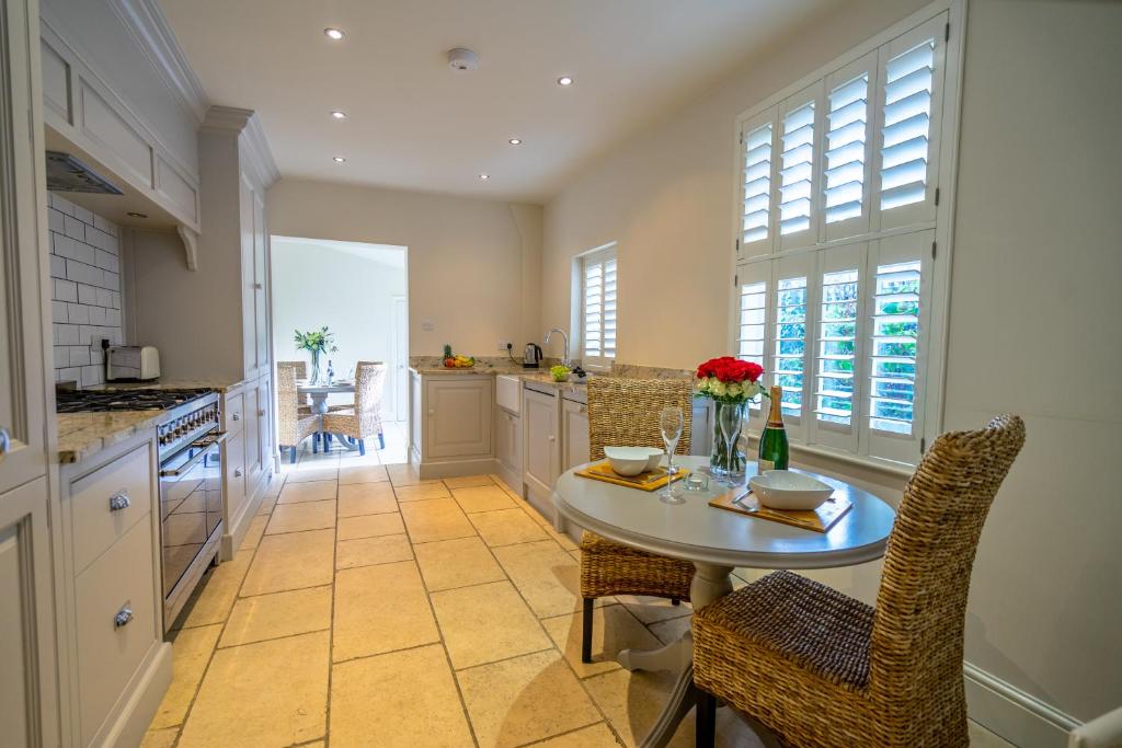 34 St Olave's Road image one