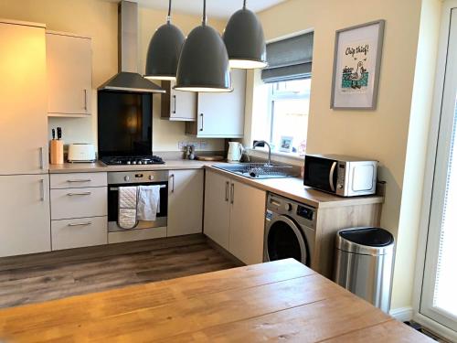 Filey Shore - Beautiful 3 bedroom house with parking and garden, close to centre Accommodation image 2 Filey Shore - Beautiful 3 bedroom house with parking and garden, close to centre image two