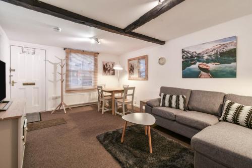 Millers Cottage-Free allocated parking image three