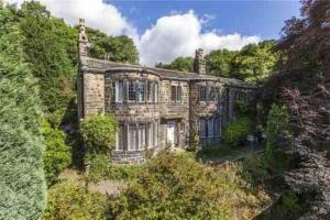 Stunning Property set in own private grounds Accommodation image 2 Stunning Property set in own private grounds image two